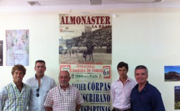 Trío de toreros sevillanos para la corrida de Almonaster la Real Ayuntamiento, empresa y toreros han presentado la corrida de Almonaster la Real.
